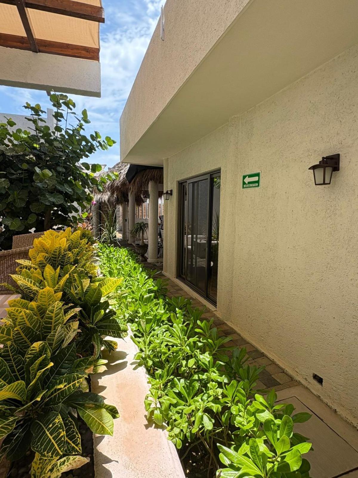 Villa Marena Hotel Boutique โกยูกา ภายนอก รูปภาพ